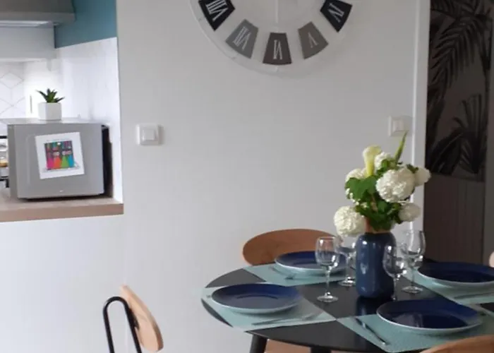 Appartement Terrasse Au Coeur De Pont L\'Abbe